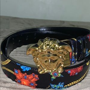 Black Men’s Floral-Print Medusa Head Buckle Belt